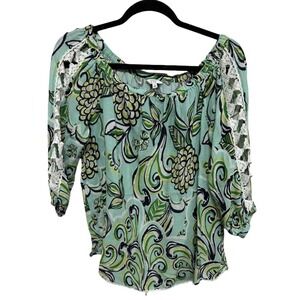 Crown & Ivy Ladies Medium Mint Green Floral Pullover Blouse Rick Rack Hem